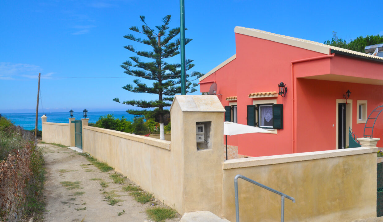 Haus am Strand Filippos - zum Strand ca. 30 Meter.