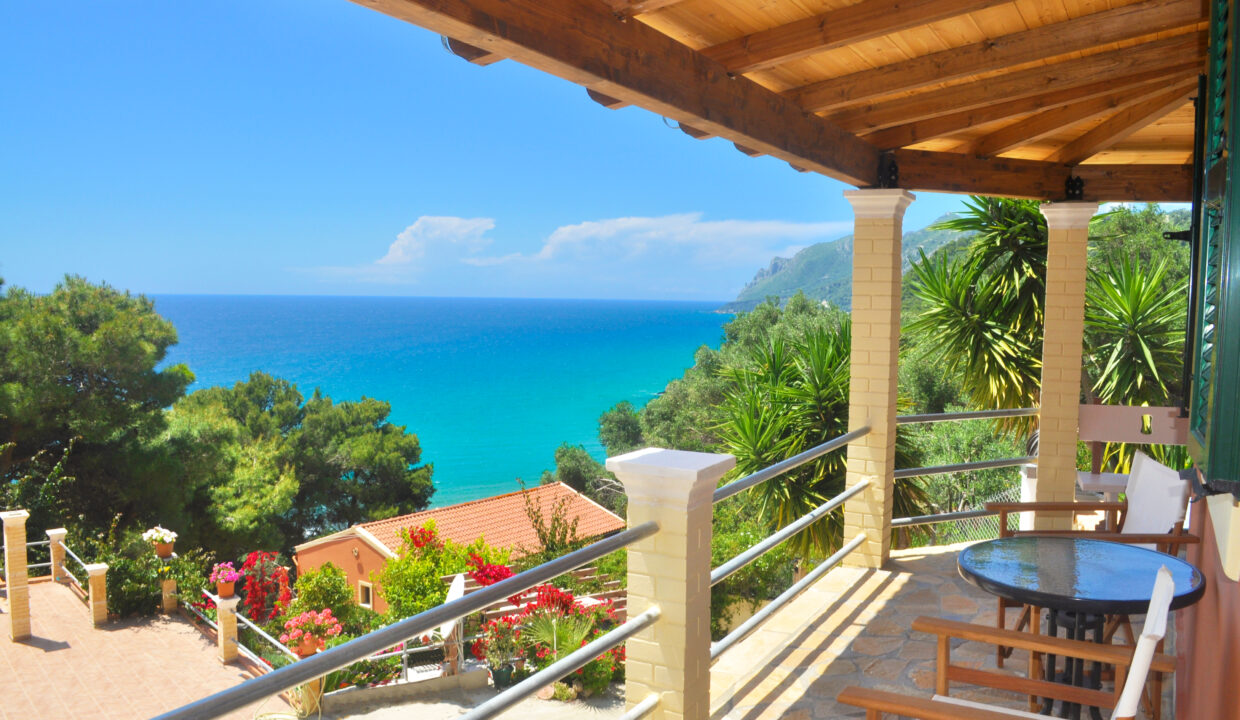 Villa Takis, kleines Haus - Vordere Terrasse mit Panorama Meerblick