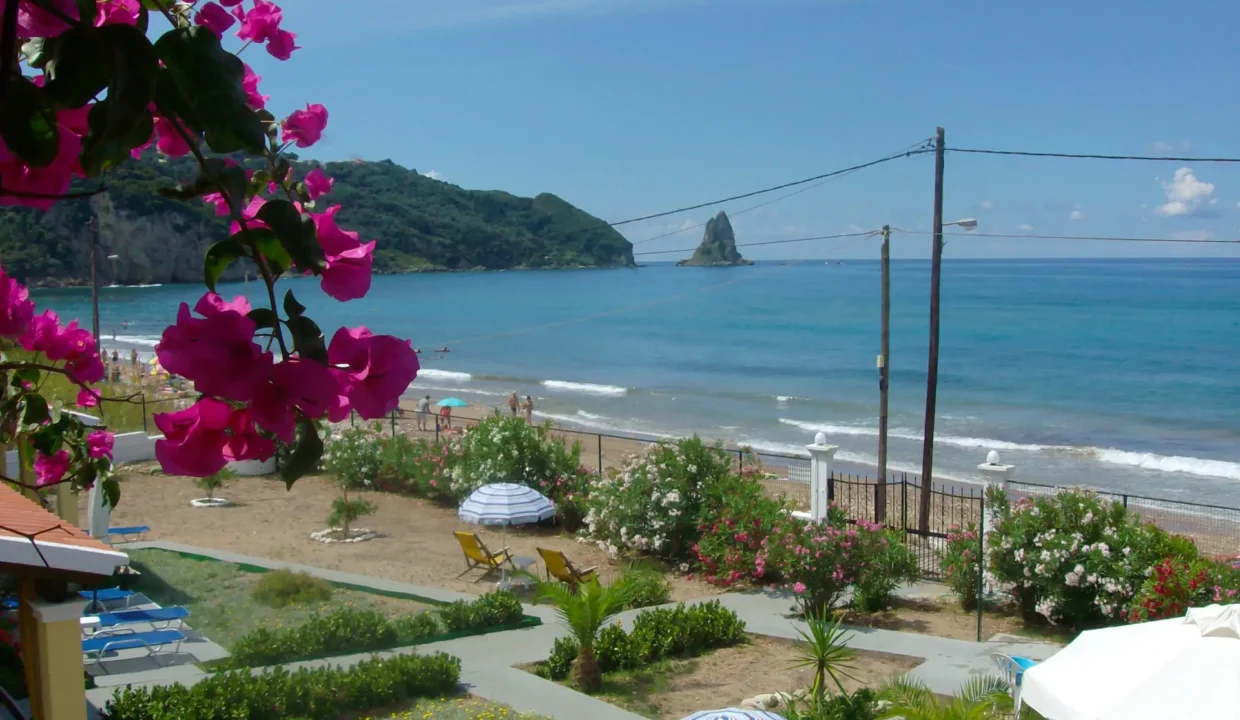 Umzäuntes Grundstück Strandhaus Eftichia