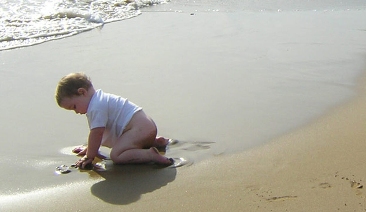 Ideal für Kinder, da das Meer ruhig ist und der Strand sehr flach abfällt zum Wasser hin.