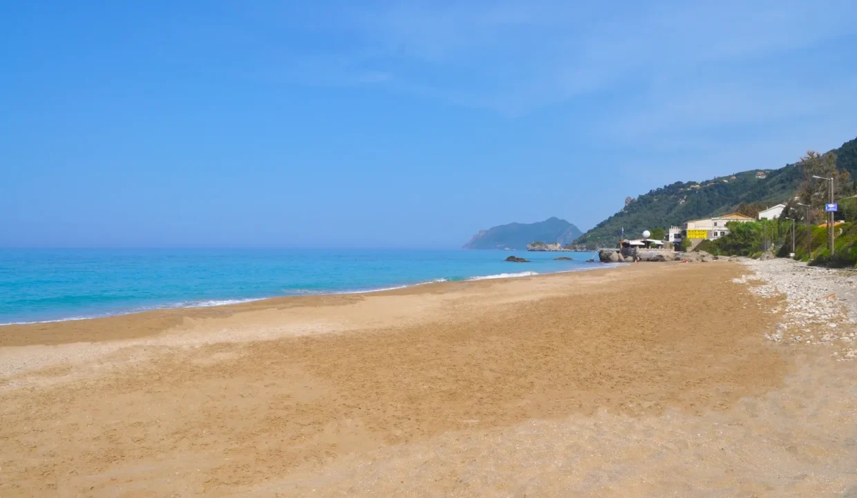 Strand vor den Ferienhäusern Aggelos, Filippos, Ritsa und Tsanta Richtung Norden.